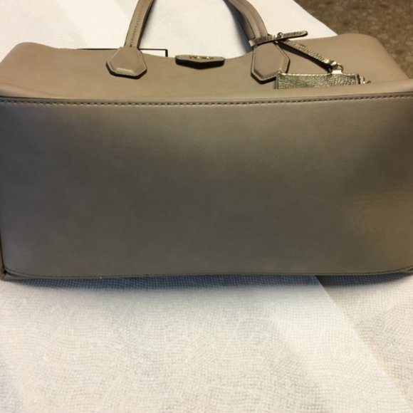 Nine West Caden Tote w/ gold hanging wristlet - Picture 8 of 10